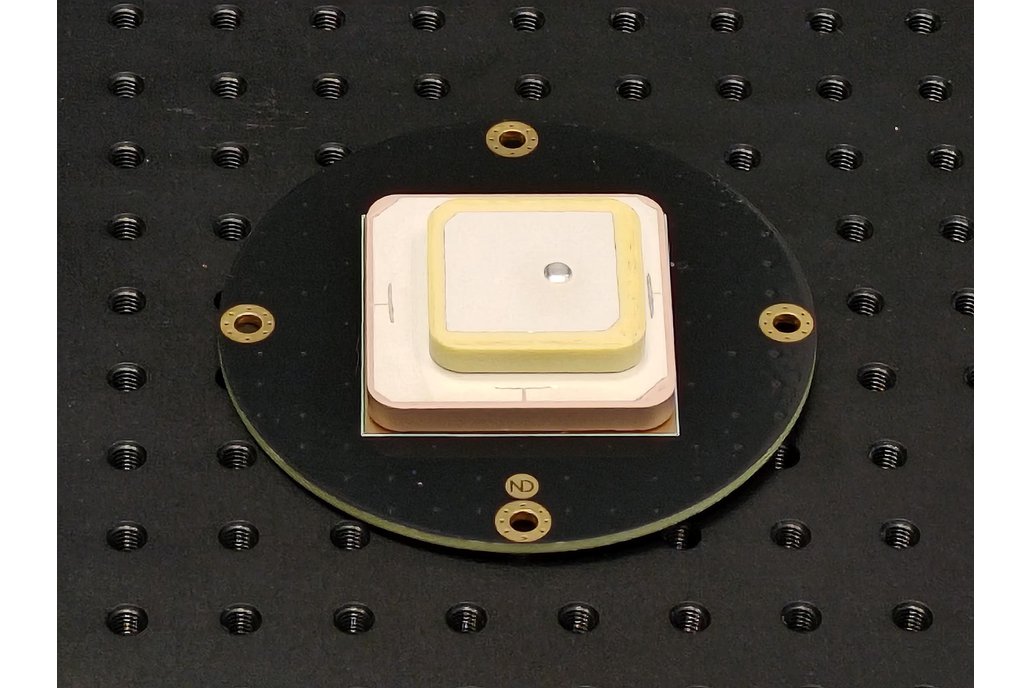 Passive single feed GNSS L1 L5 antenna 1