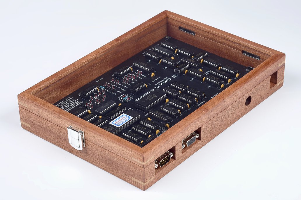 Gigatron TTL microcomputer Replica with wood case 1