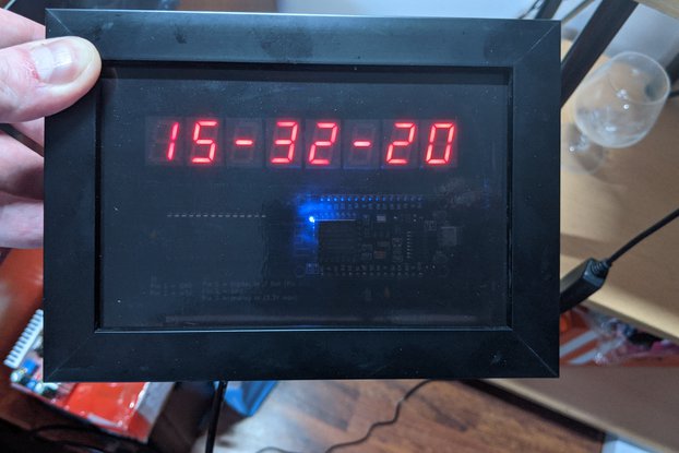 Wi-Fi enabled digital clock with auto timeset