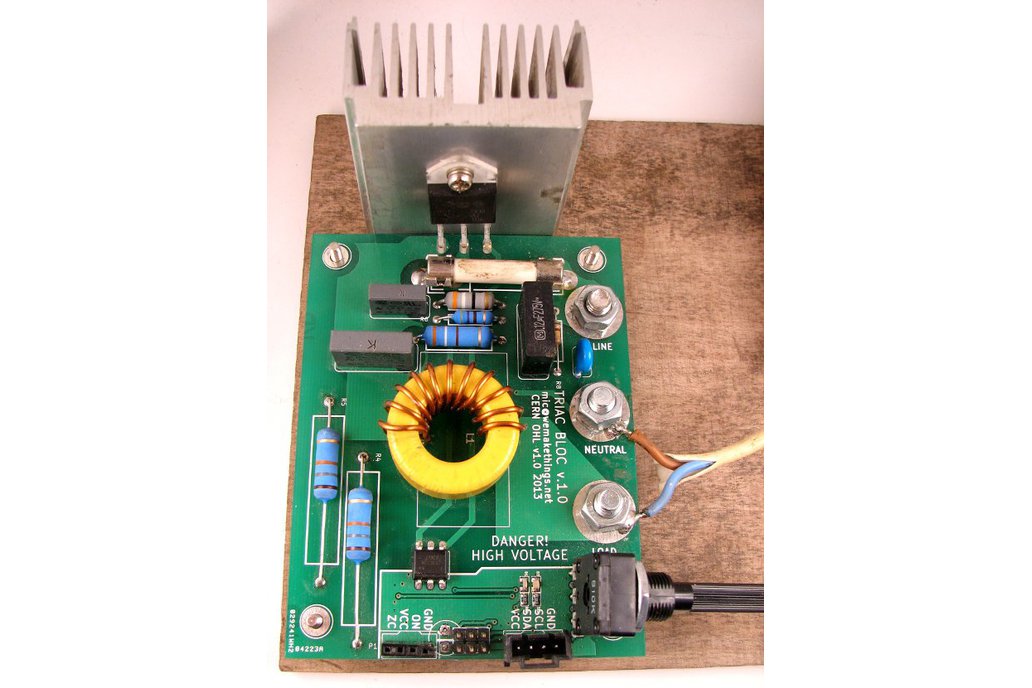 TRIAC BLOC I2C Mains voltage controller from Catnip electronics on Tindie