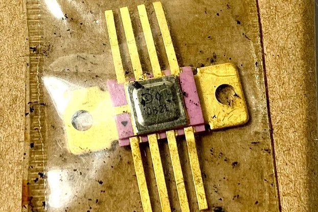 10V21 142EH9A 10В21 142EN9A DIP-8 Microcircuits