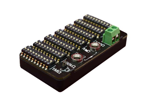 7 Decade Resistance Board with Cover  1%