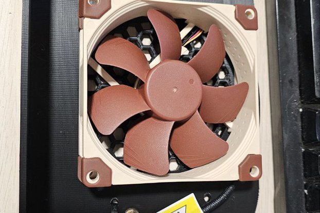 92 mm fan mount for 10-inch racks