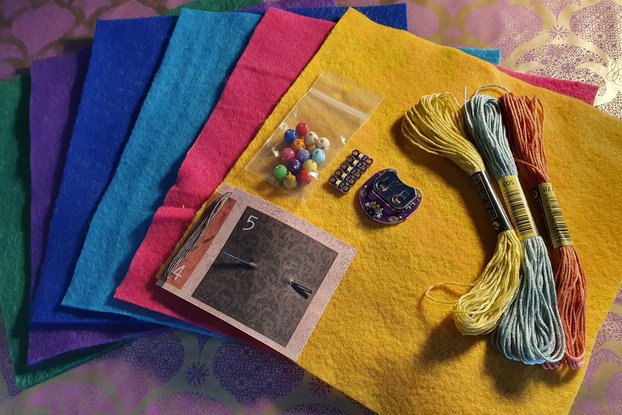 Sew-on LED Creativity Kit -felt, bells and beads