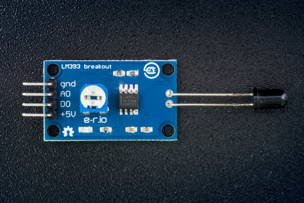 Fire sensor (phototransistor) with LM393
