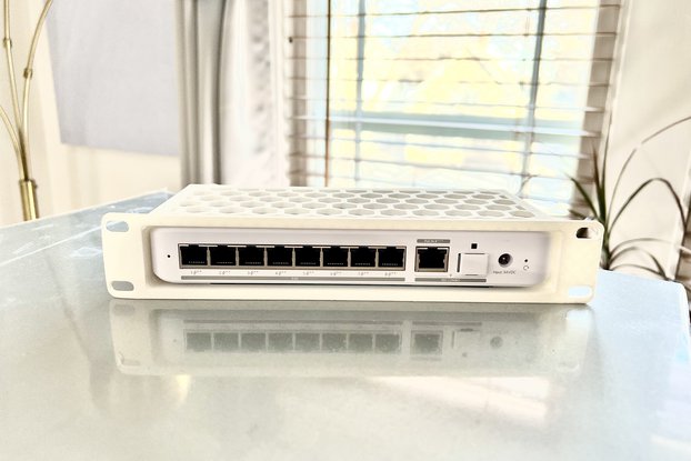 USW-Flex-2.5G-8 10-inch Rack Mount