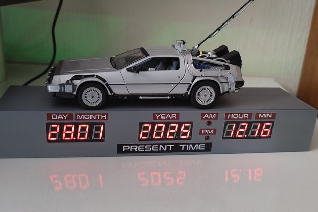 Back to the Future: Time Machine CLOCK + CAR