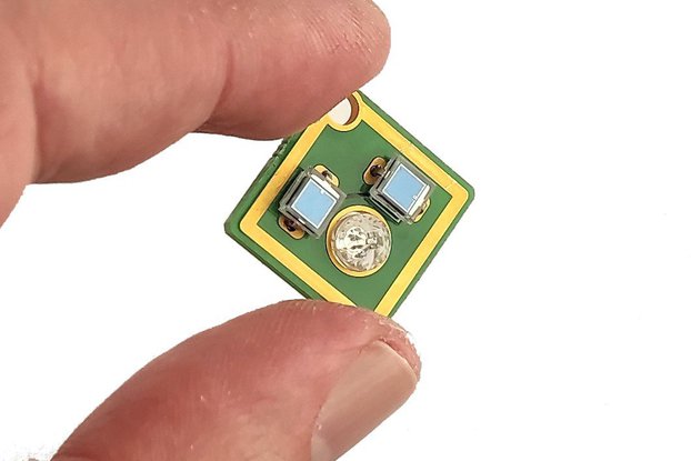 Solar flashing green diamond LED earrings, pendant