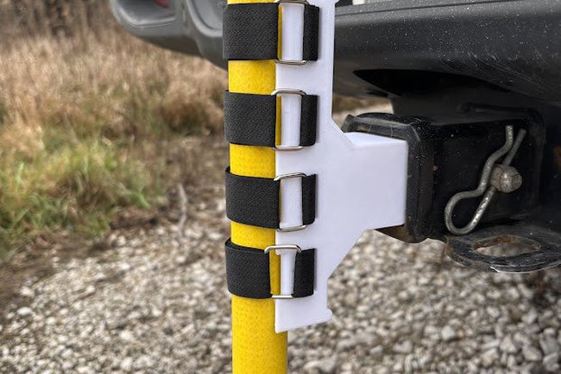 Portable hitch receiver mast mount for ham radio