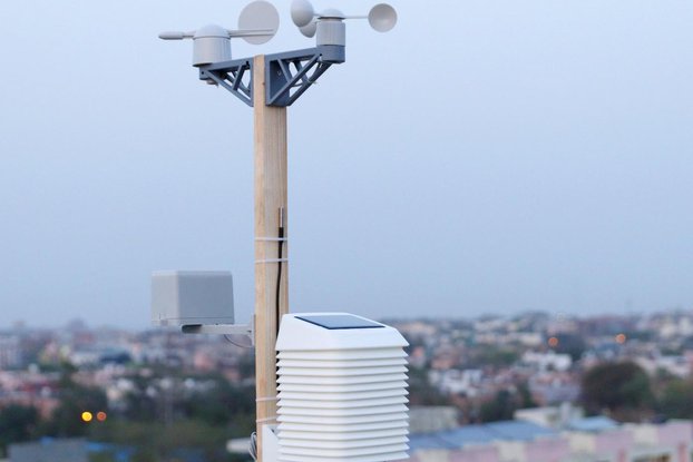 Solar Powered WiFi Weather Station V3.3