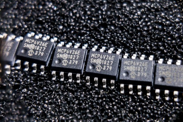 Microchip MCP6V26 Single Op-Amp