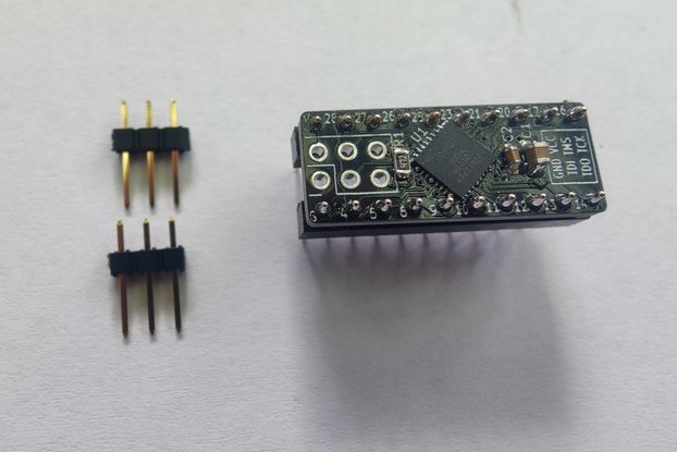 FPGA breakout board in DIP-20 form factor