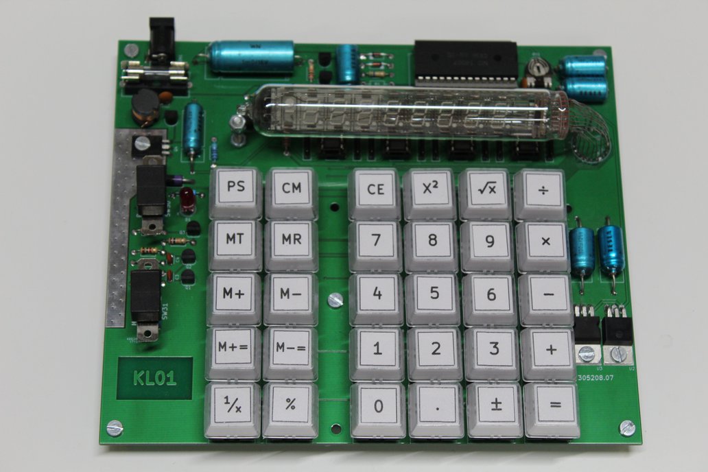 Retro calculator with VFD display 1