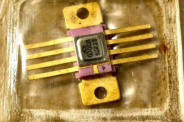 Vintage 10P23 Voltage Regulator, DIP-8 3 pieces