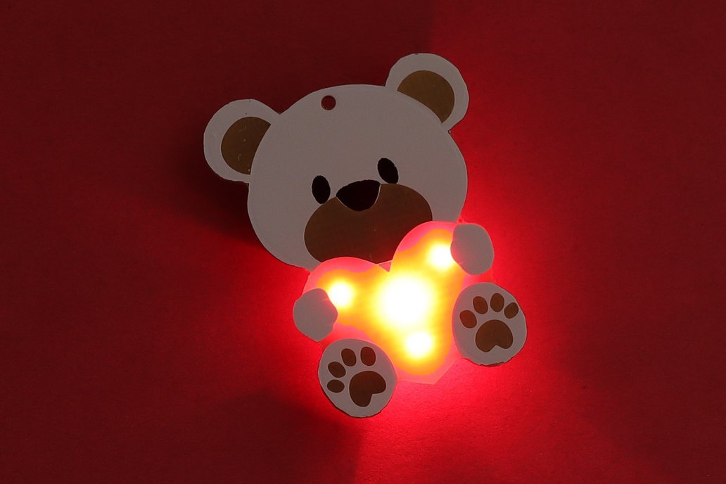 Teddy Bear Heart Light up (4 LED's) Pin 1