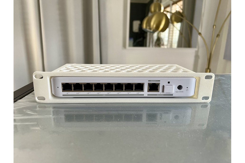 USW-Flex-2.5G-8-PoE 10-inch Rack Mount 1