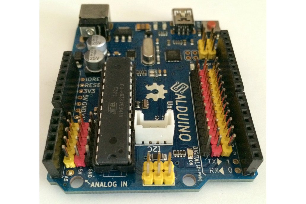 SALDUINO UNO R3 with usb cable - a better version of an UNO 1