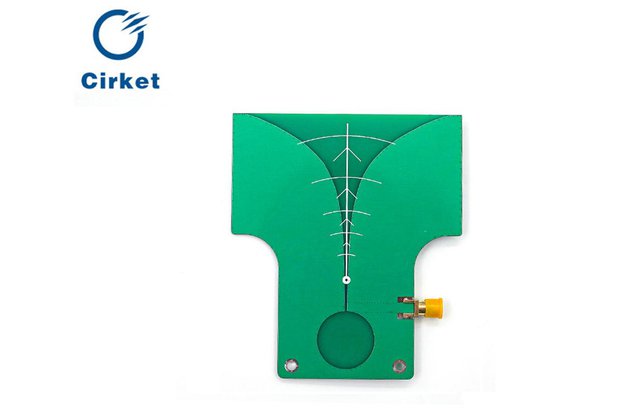 High-gain broadband directional UWB antenna