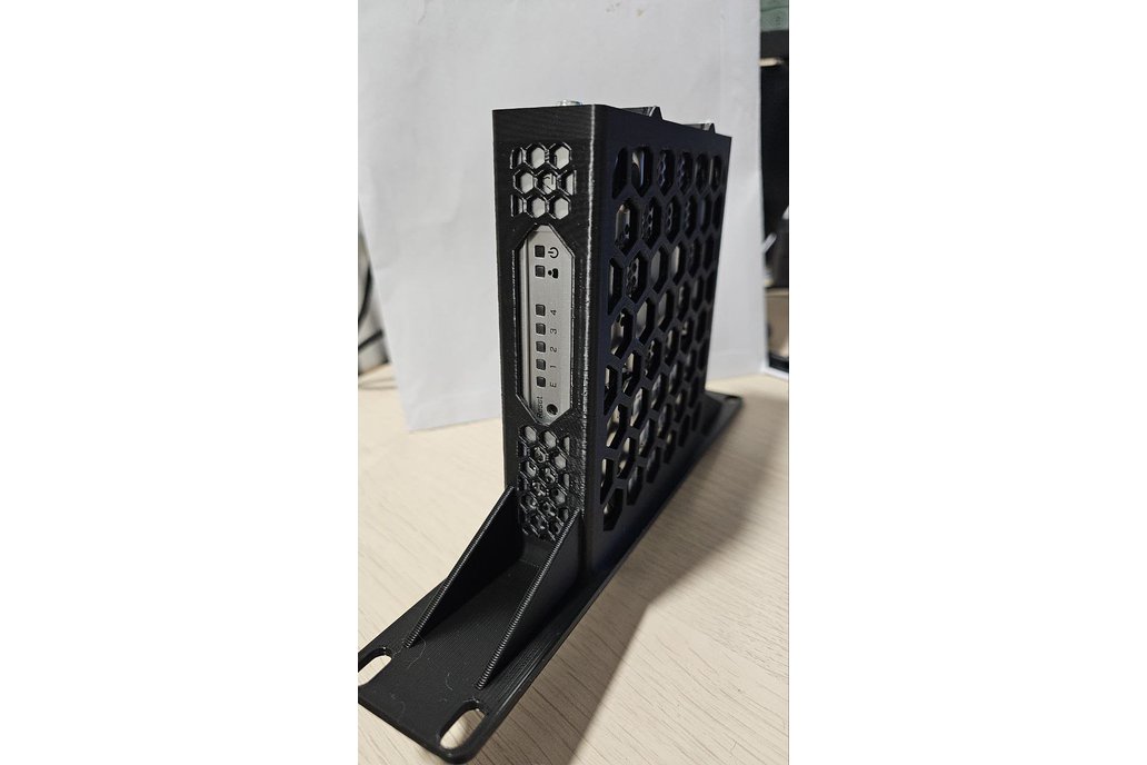 MikroTik CRS305-1G-4S+IN 10-inch Rack Mount 1