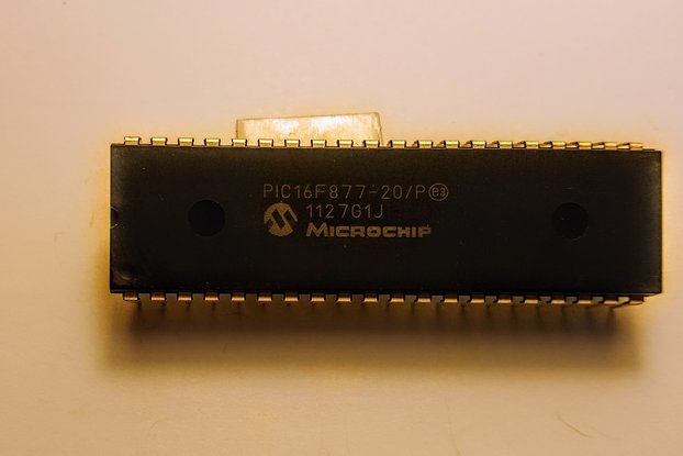 PIC16F877-20/P microcontroller