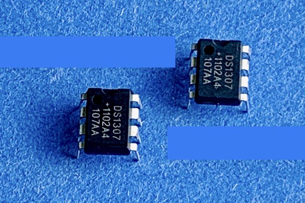 DS1306 RTC - Real Time Clock IC 8 Pin DIP