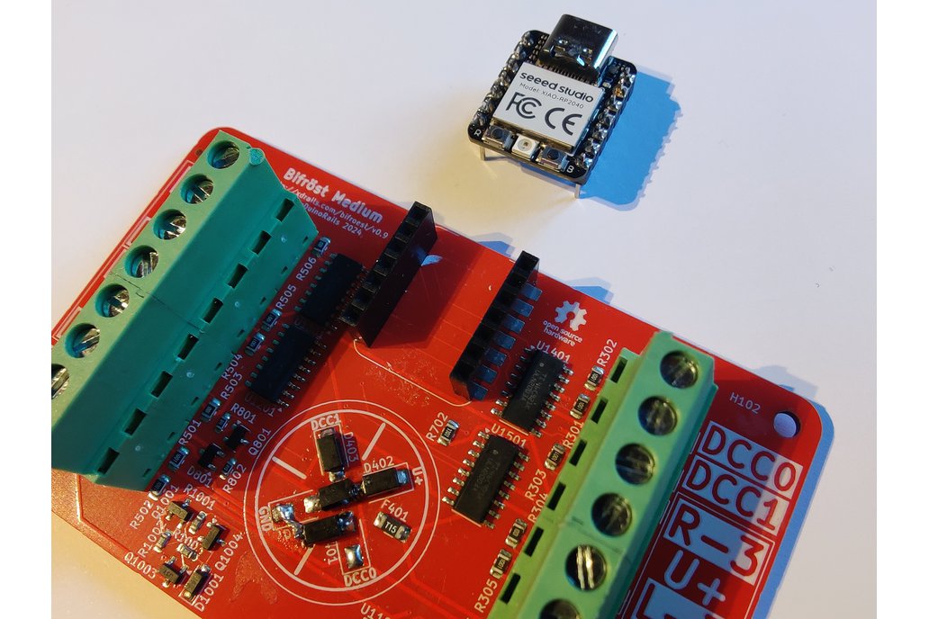 DCC open-source decoder for 4 turnouts 1