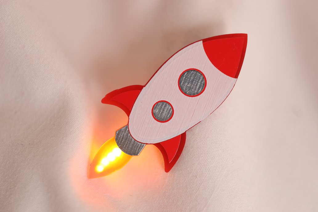 TO-THE-MOON rocket pin with animated engine 1