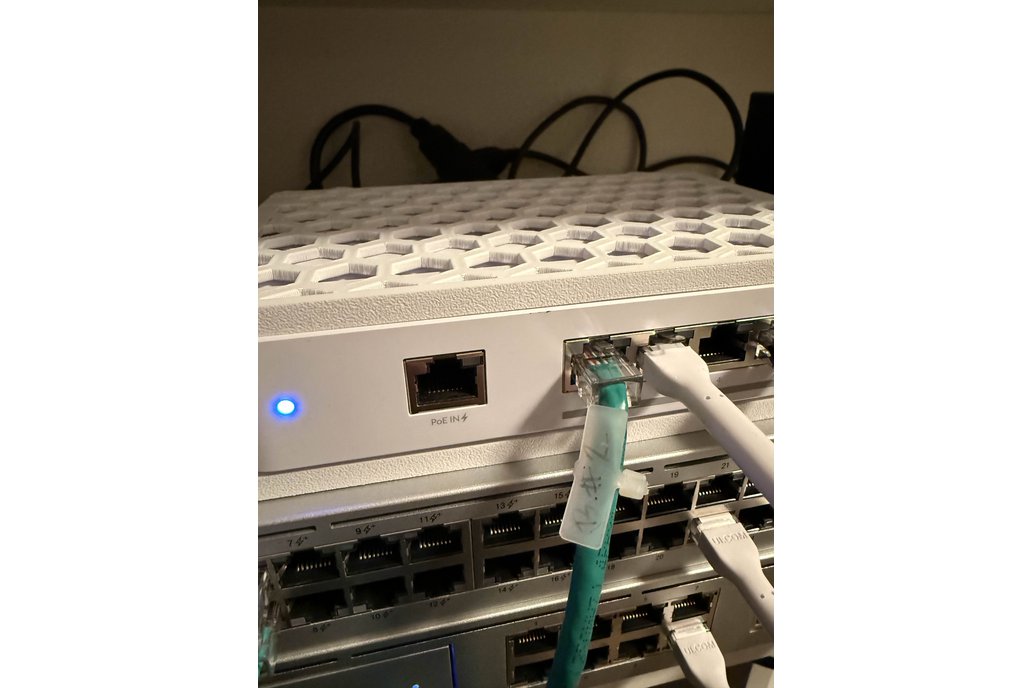 Unifi USW-Flex-XG 10-inch rack mount 1