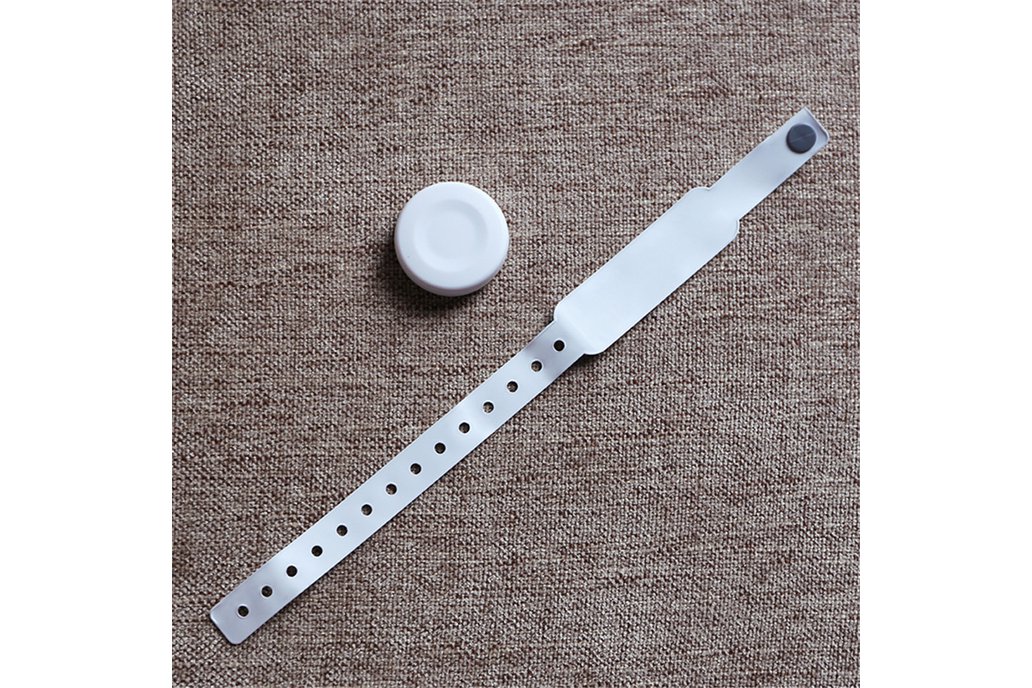 ble 5.0 wearable wristband motion sensor beacon 1