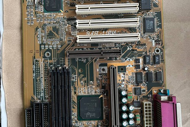 Intel 440 FW82443BX Motherboard