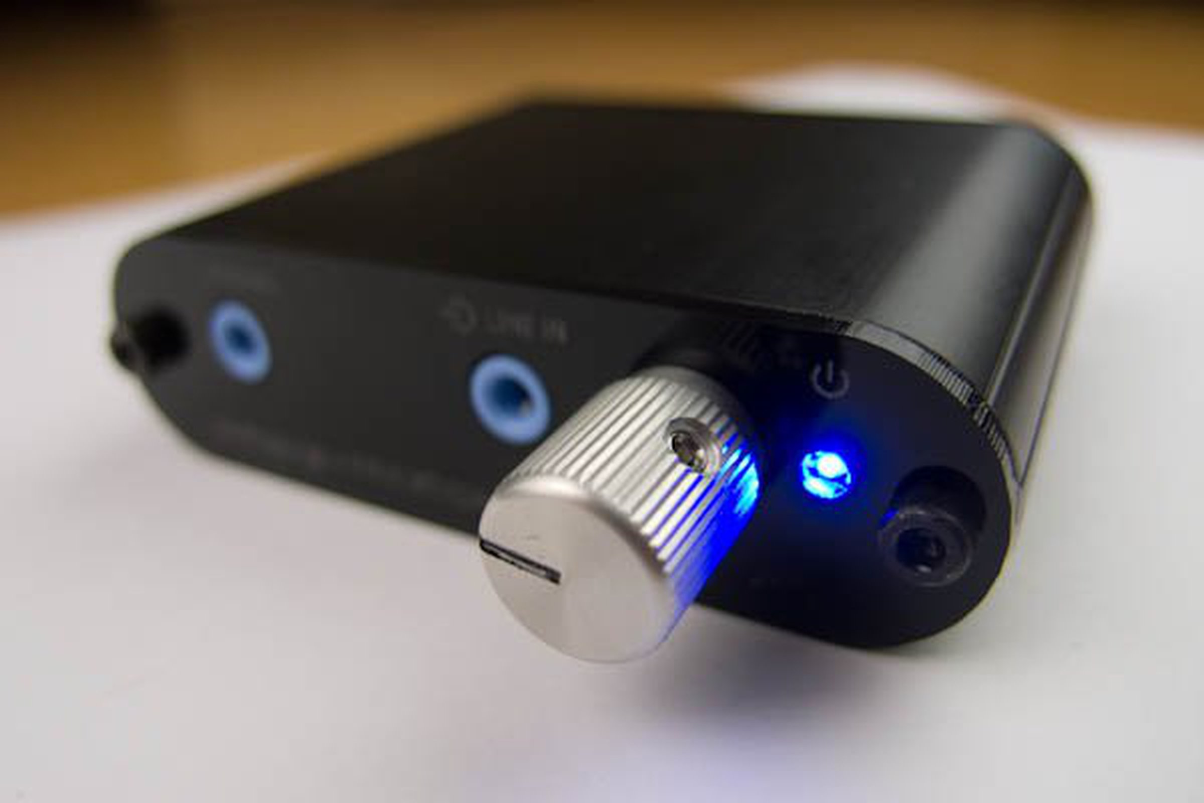 cMoy Headphone amplifier with standard enclosure from Akafugu