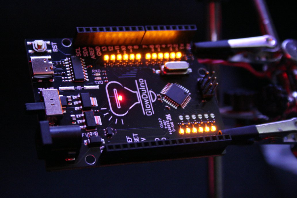 GlowDuino Uno - A better Arduino 1