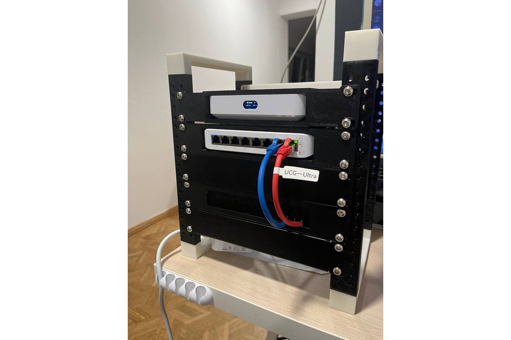Unifi USW-Lite-8 PoE 10-inch rack mount 1