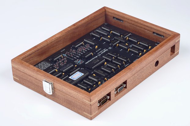 Gigatron TTL microcomputer Replica with wood case