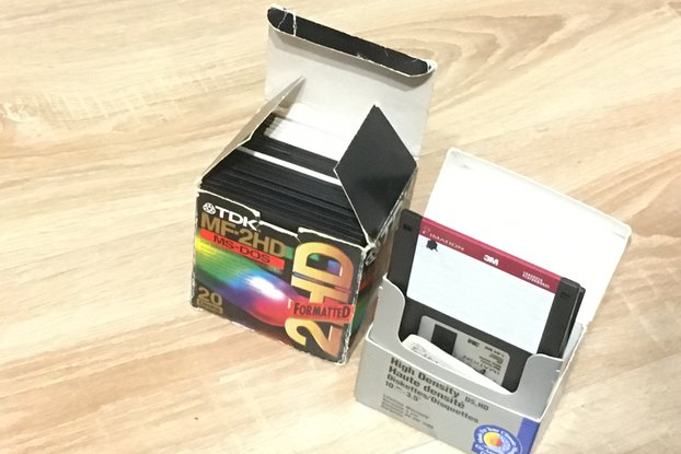 35pcs 3,5" floppy disc (unkown condition)