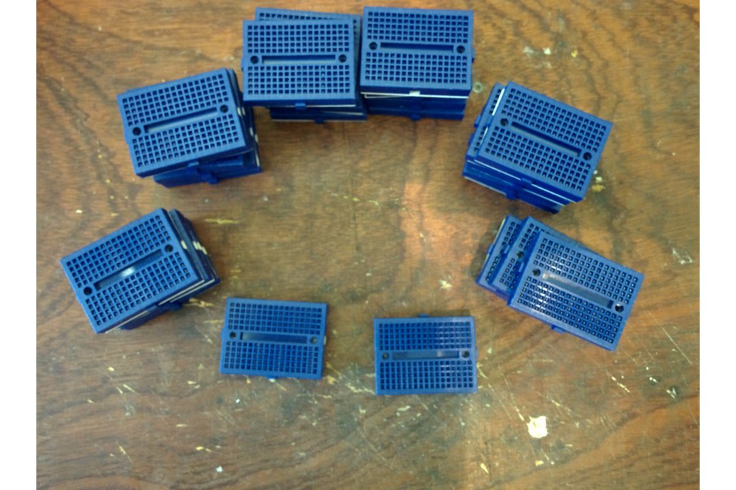 lot 30 mini blue 170p breadboard - overstock 1