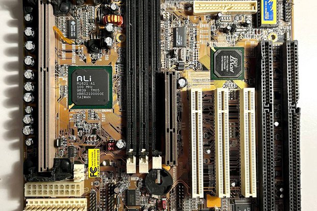 PCChips M726 V3.4A BXCEL PC100 Motherboard AT - Sl