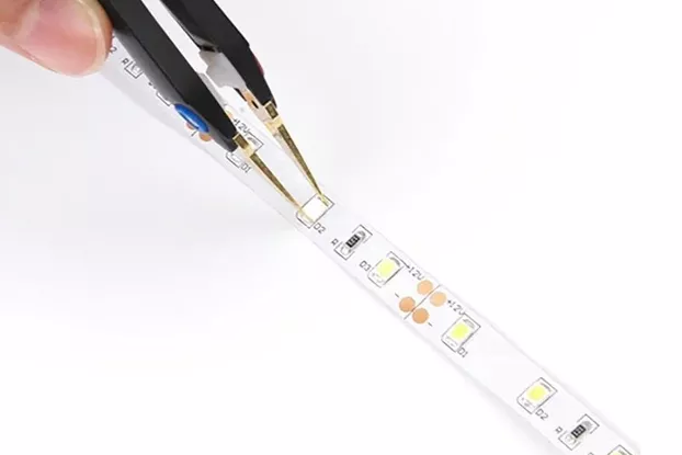 DT71 Digital Mini Tweezers SMD Tester Portable LCR