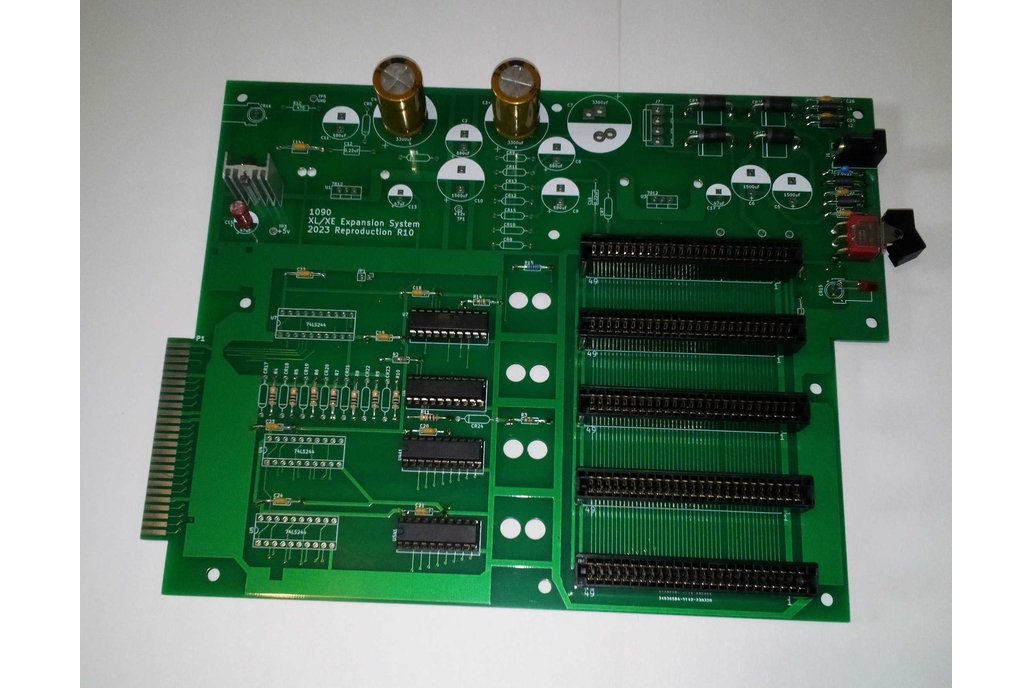 Atari 1090XL Modernized Reproduction + Cards 1