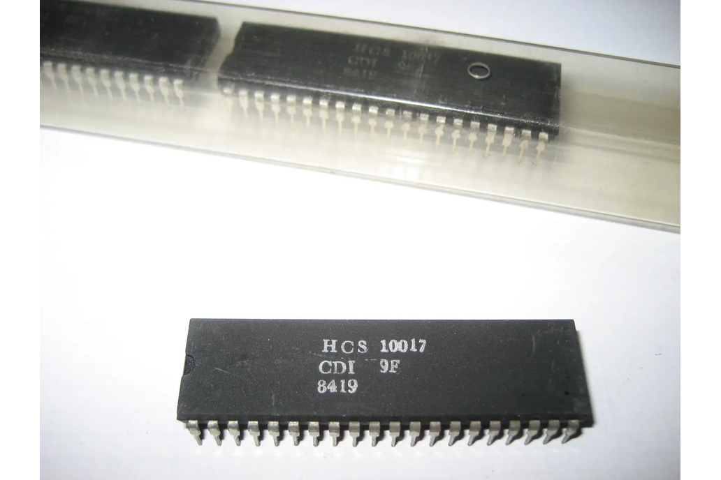 1 pc. New Genuine HCS 10017 DIP40 ULA for Oric 1
