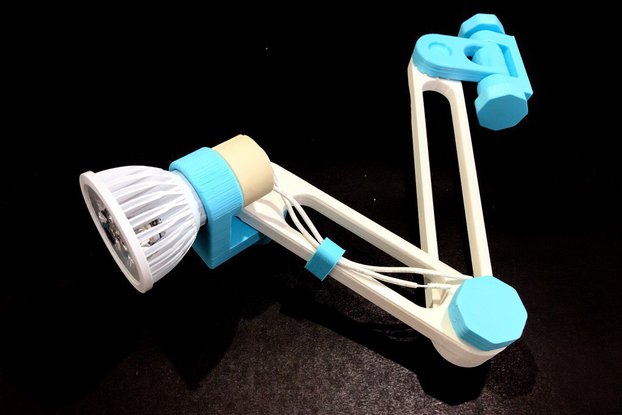 3D printed articulating lamp