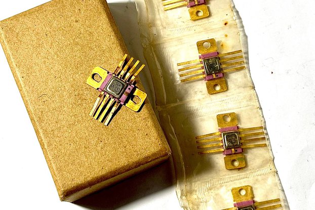 K10 K142EH3A K10 K142EN3A Microcircuits 8 legs new