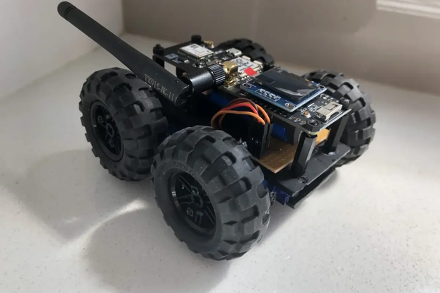ESP32 Robot Using Servos Auto
