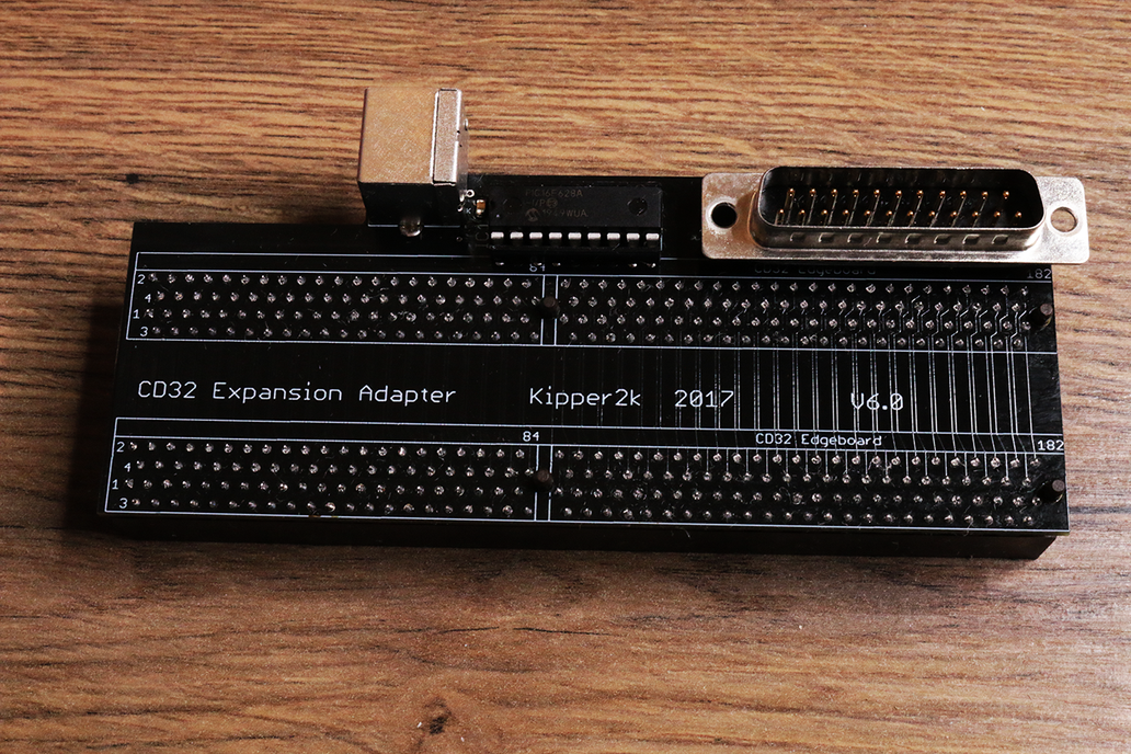 CD32 RISER with RGB out + PS/2 keyboard Amiga 1