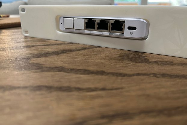 Unifi USW-Flex-Mini 2.5G 5 19'' modular rack mount