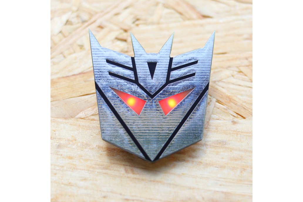 Transformers Decepticons Electronic Pin Badge 1