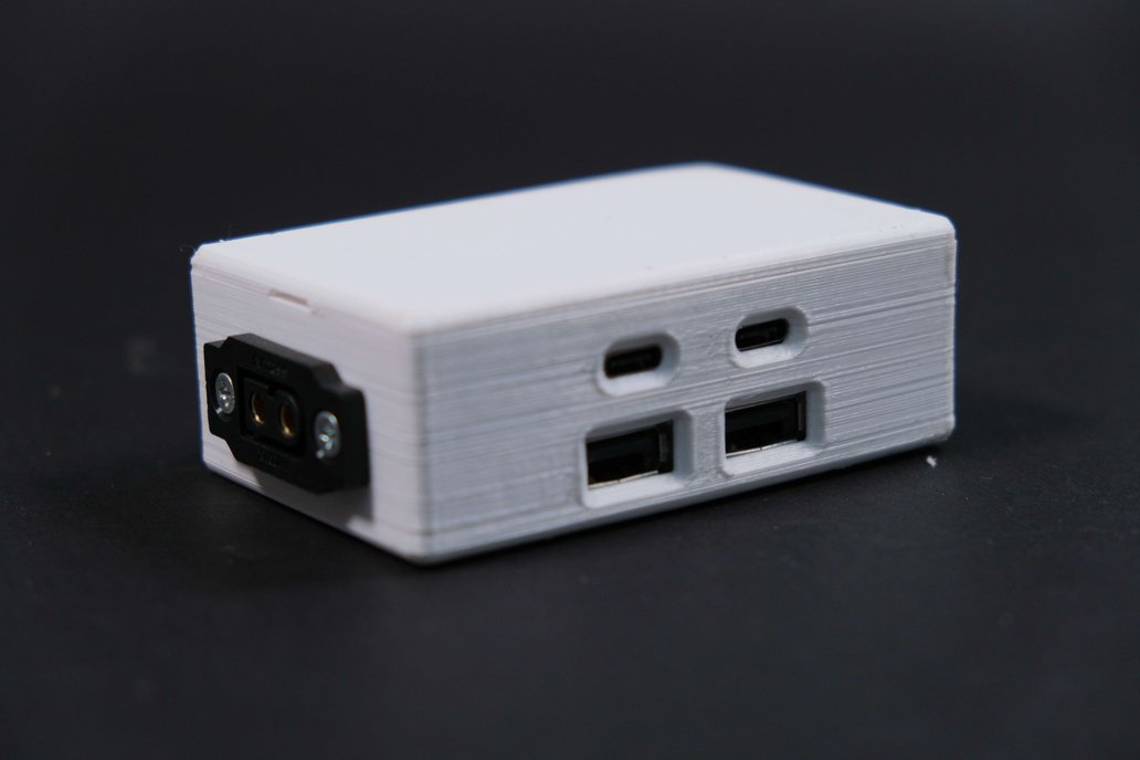 ParkCharge Hub – 4 port USB Fast Charger (XT60) 1