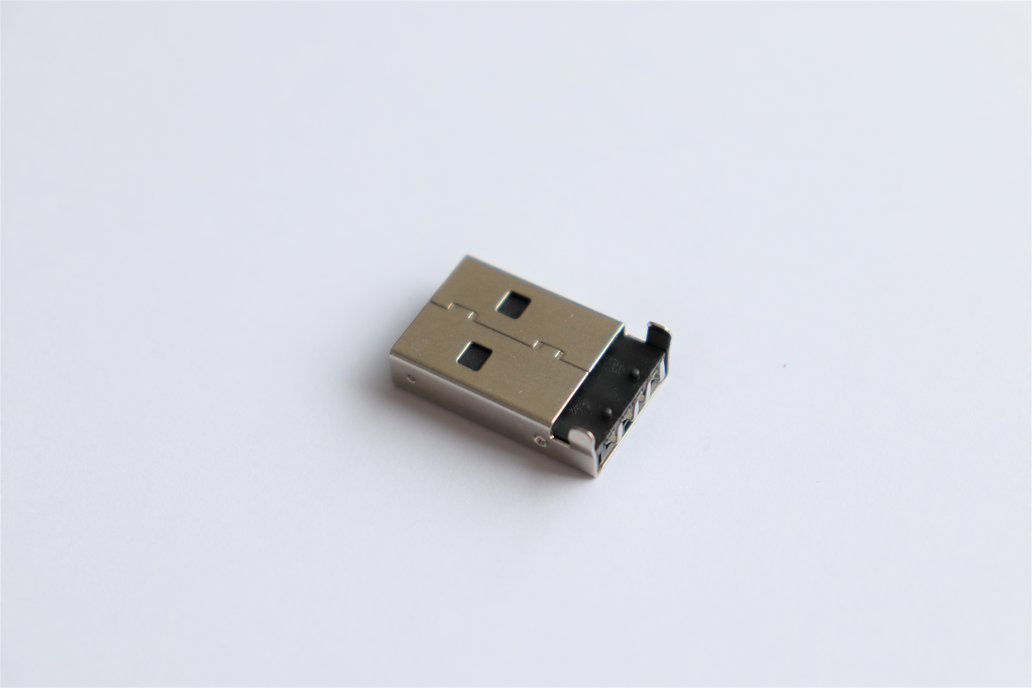 USB-A male 2.0 1