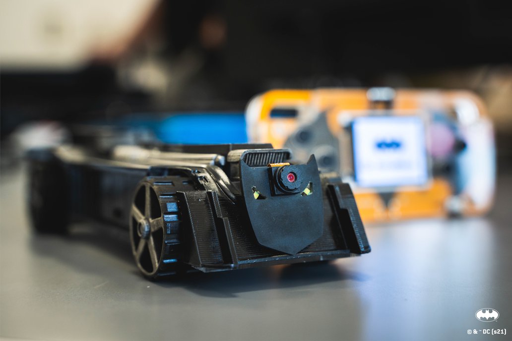 CircuitMess Batmobile™ - a DIY AI-powered smart robot car by