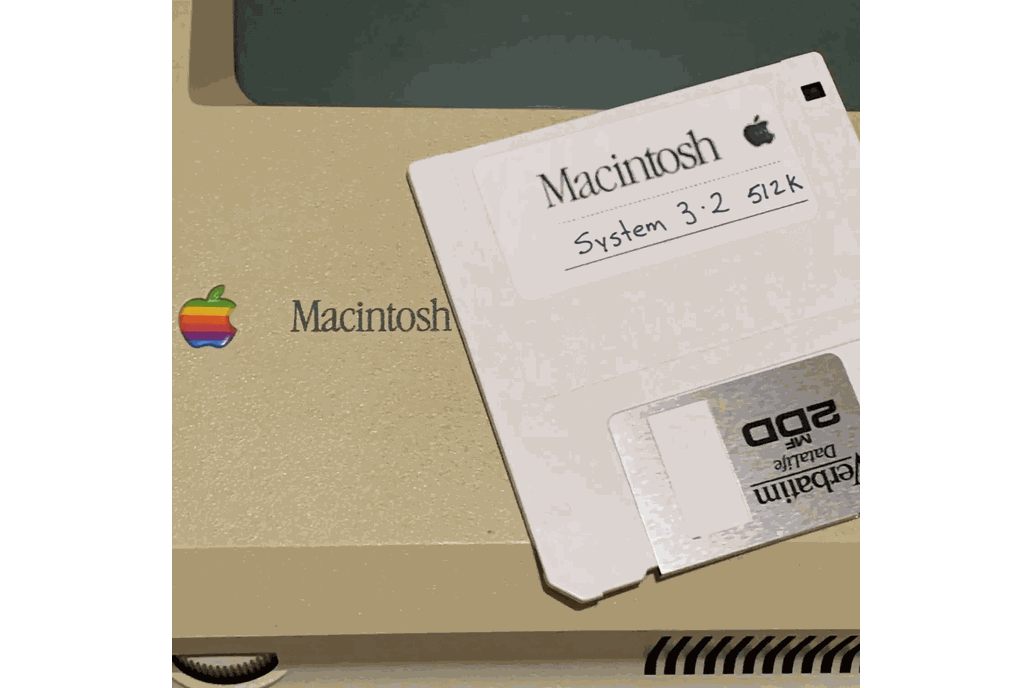 Macintosh System Disk Boot Classic Vintage Plus 1